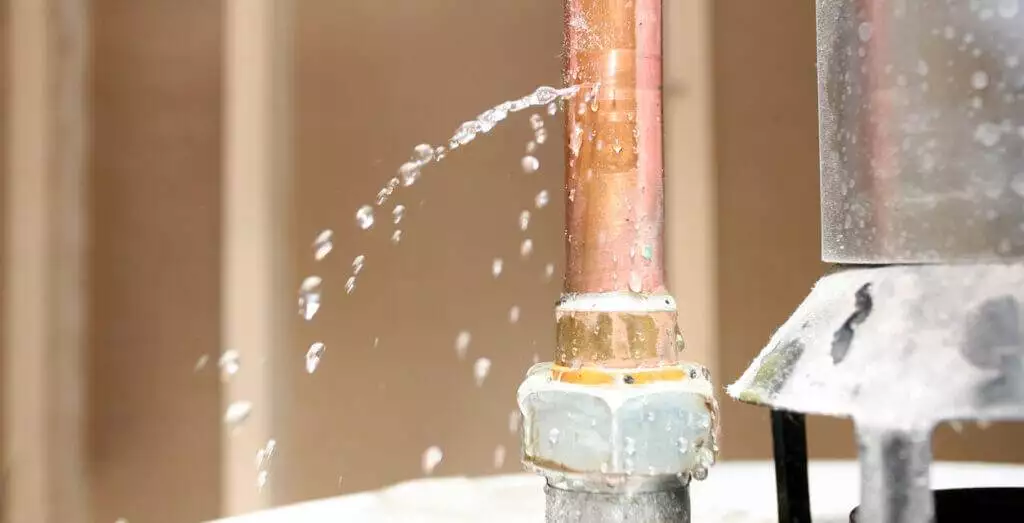 Waterlekdetectie apparatuur spoort een lek op in een leiding